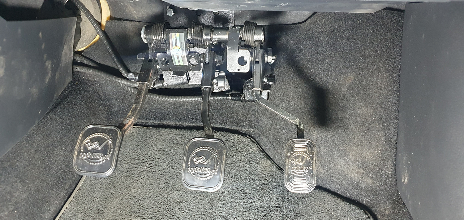 Установка тросовых педалей на Volkswagen Polo (механика, 3 шт.)