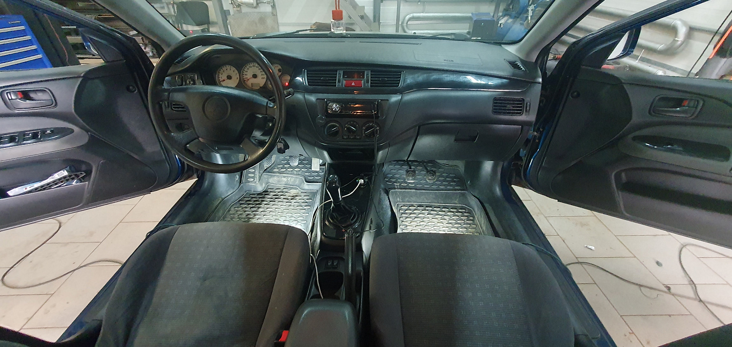 Установка тросовых педалей на Mitsubishi Lancer (механика, 2шт.)
