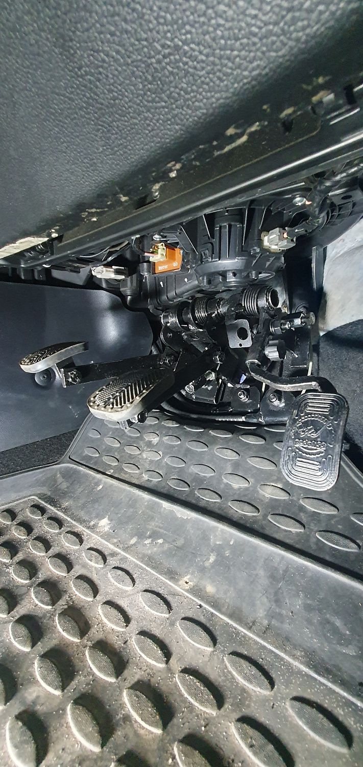 Установка тросовых педалей на Kia Ceed (механика, 3шт.)