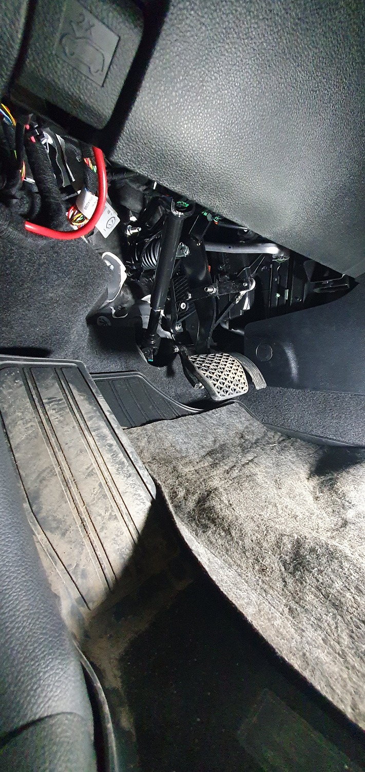 Установка тяговых педалей на EXEED (автомат, 1 шт.)