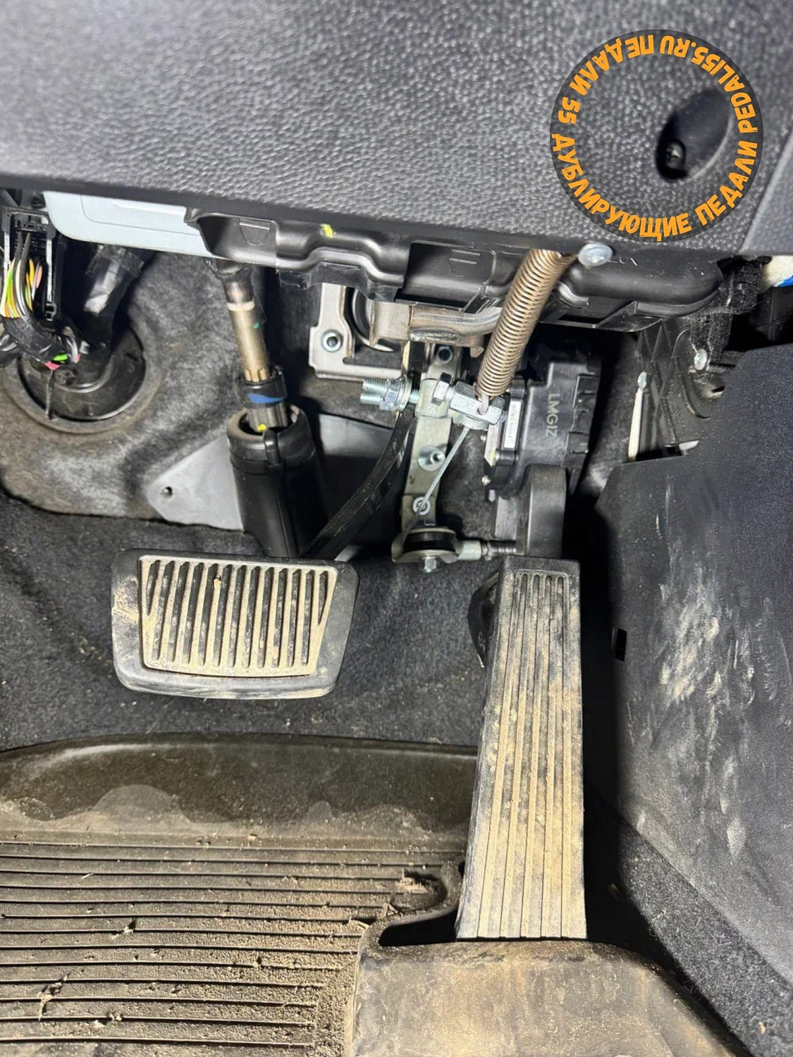 Установка дублирующих педалей в Hyundai ix35 (АКПП)