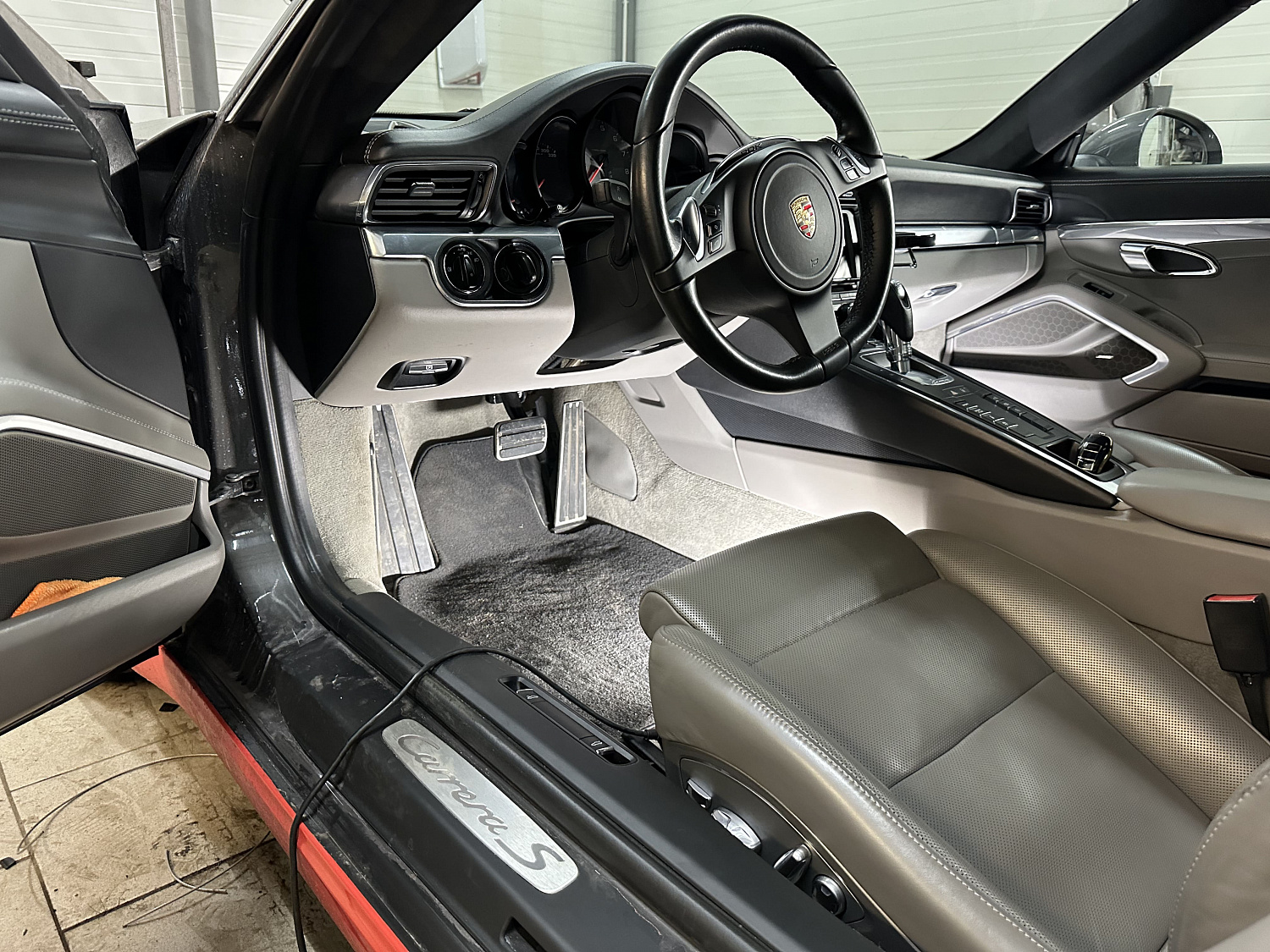 Установка тросовых педалей на Porsche 911 (автомат, 1шт.)