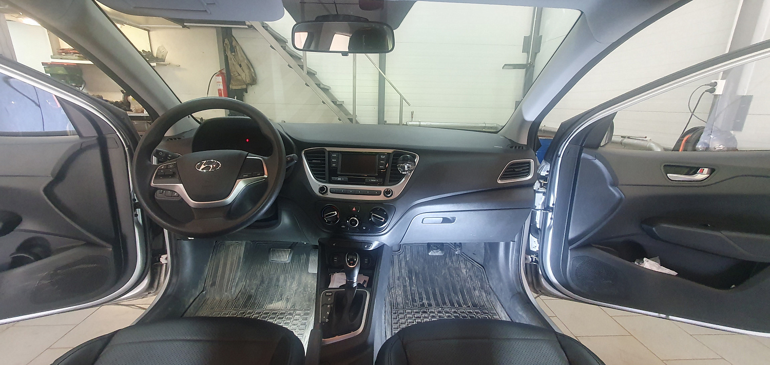 Установка тяговых педалей на Hyundai Solaris (механика, 2шт.)