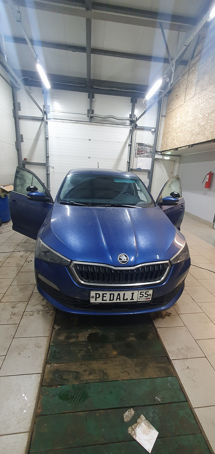 Установка тросовых педалей на Skoda Rapid (механика, 3шт.)