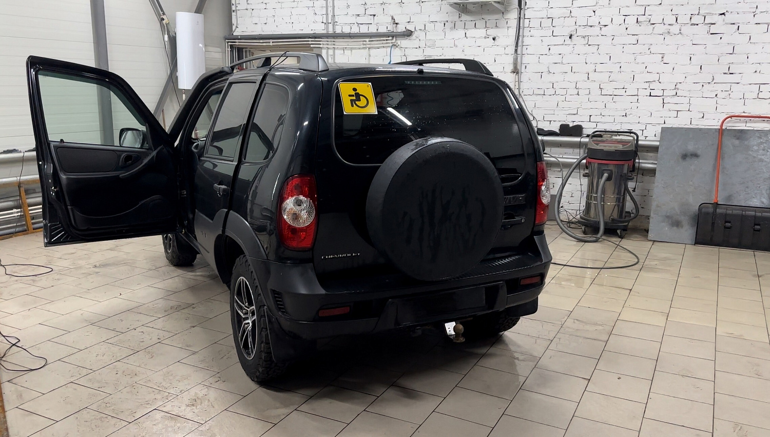 Установка ручного управления для Chevrole niva 