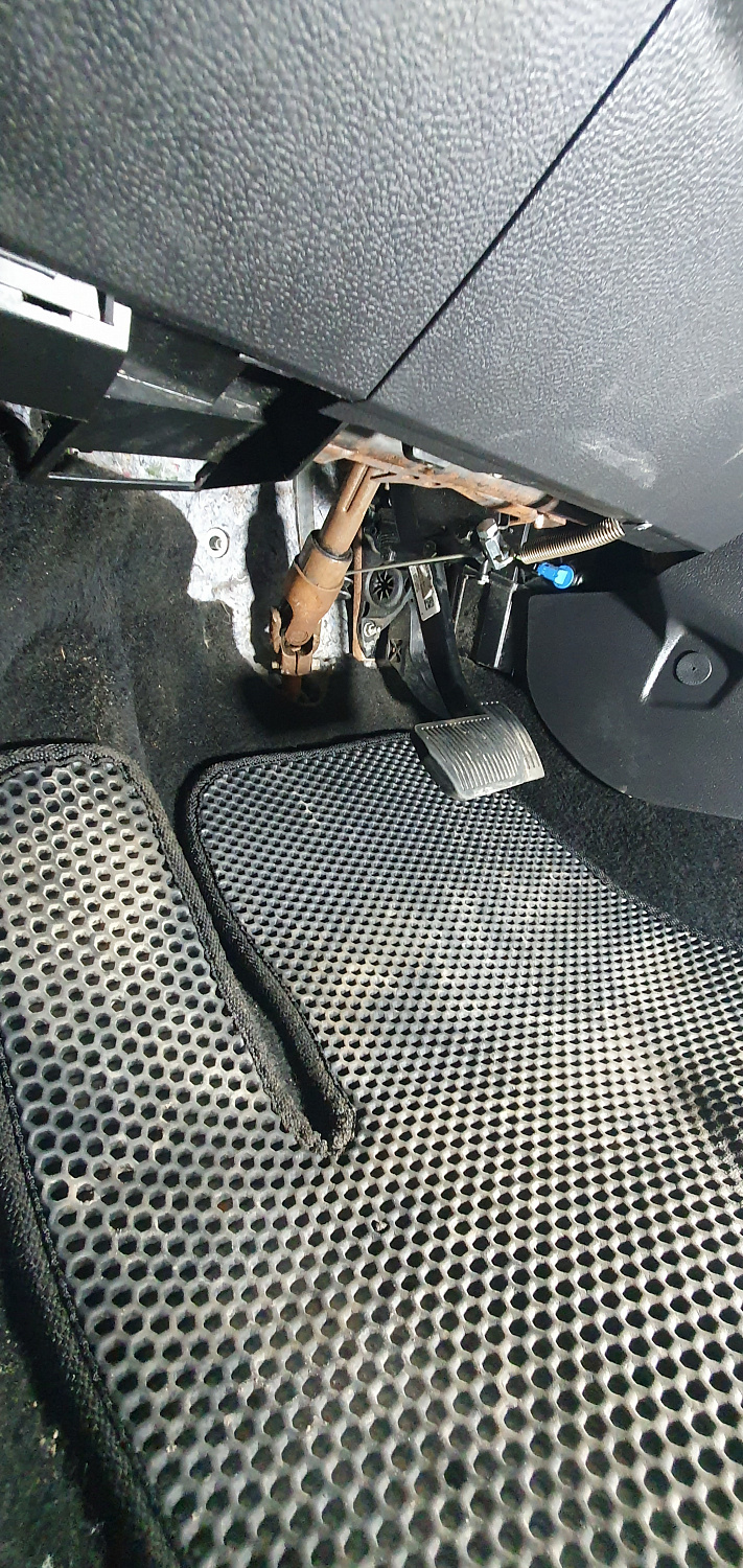 Установка тросовых педалей на Ford Focus (автомат, 1 шт.)