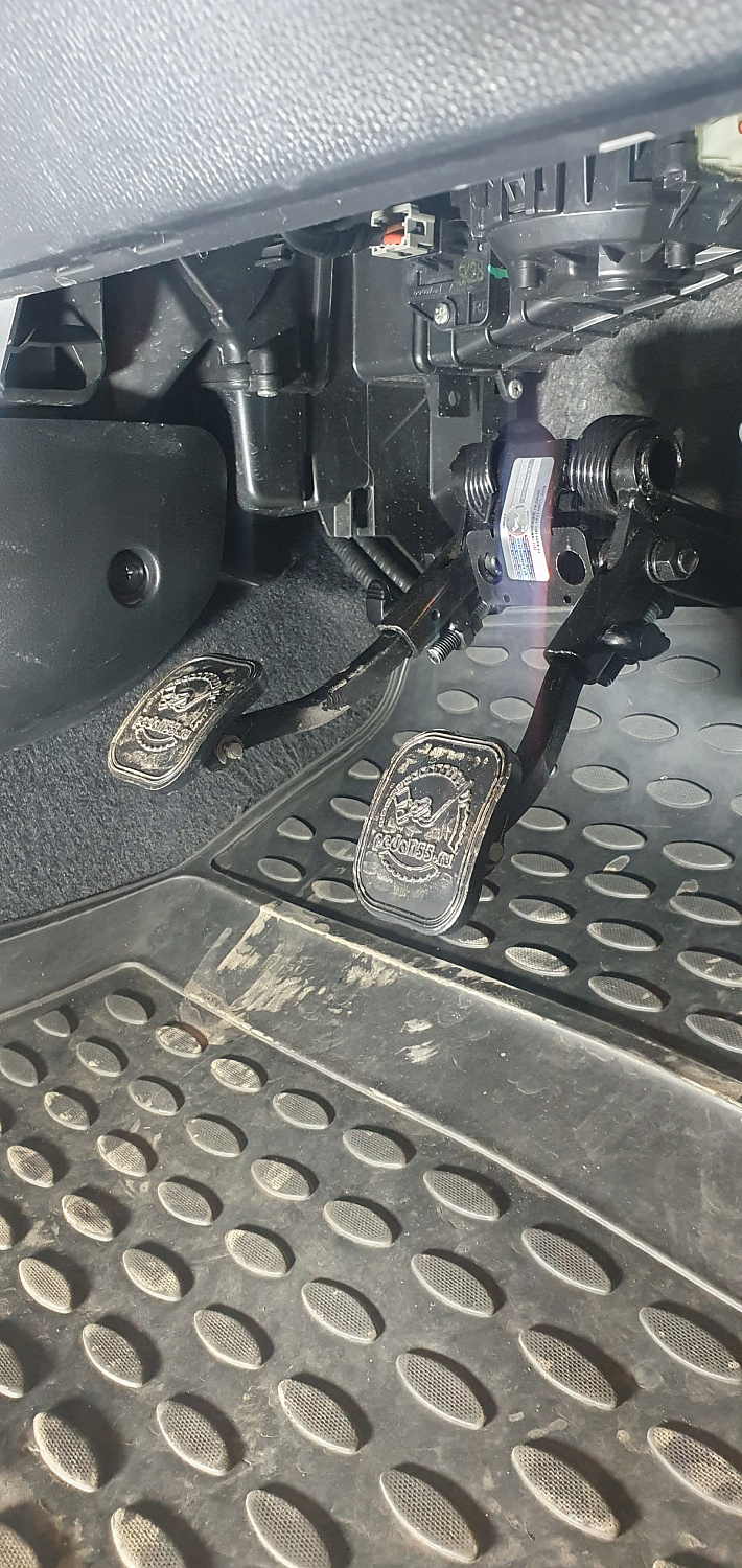 Установка тросовых педалей на Kia Rio(механика, 2 шт.)