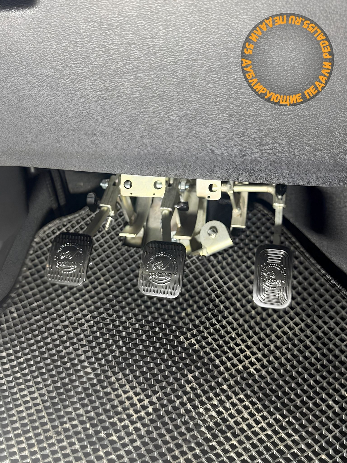 Установка дублирующих педалей в Hyundai Solaris (МКПП)